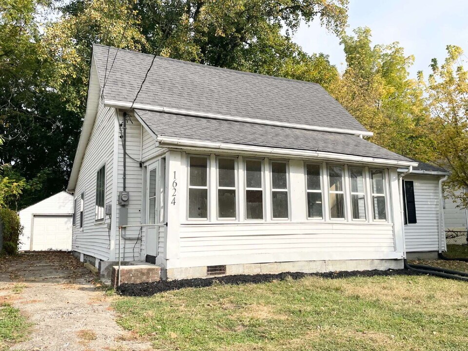 1624 W 21st St in Anderson, IN - Building Photo