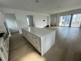 16285 Veterans Way in Tustin, CA - Building Photo