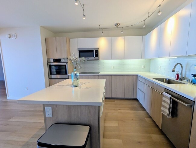 888 Kapiolani Blvd in Honolulu, HI - Building Photo - Building Photo