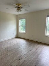 121 E Cedar Dr W in Kerrville, TX - Foto de edificio - Building Photo