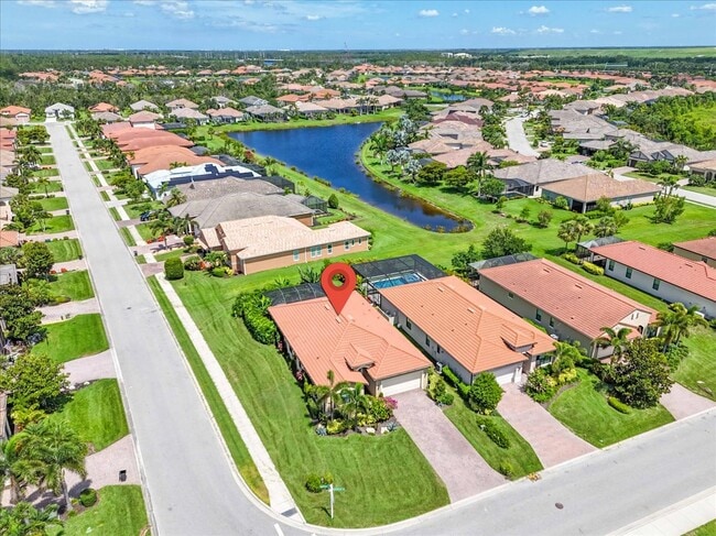 4602 Royal Dornoch Cir in Bradenton, FL - Building Photo - Building Photo