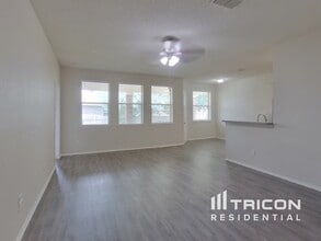 6300 Downeast Dr in Fort Worth, TX - Building Photo - Building Photo