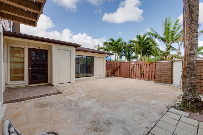 4245 Landar Dr in Greenacres, FL - Building Photo - Building Photo