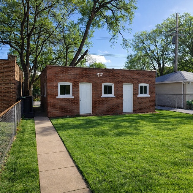 7923 S Clyde Ave in Chicago, IL - Building Photo - Building Photo