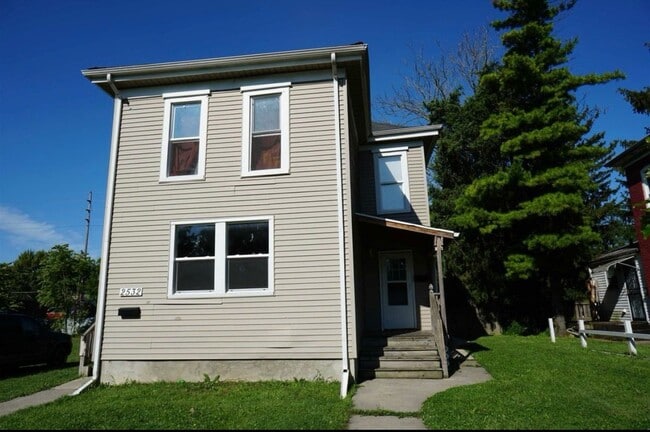 property at 2532 S Hanna St