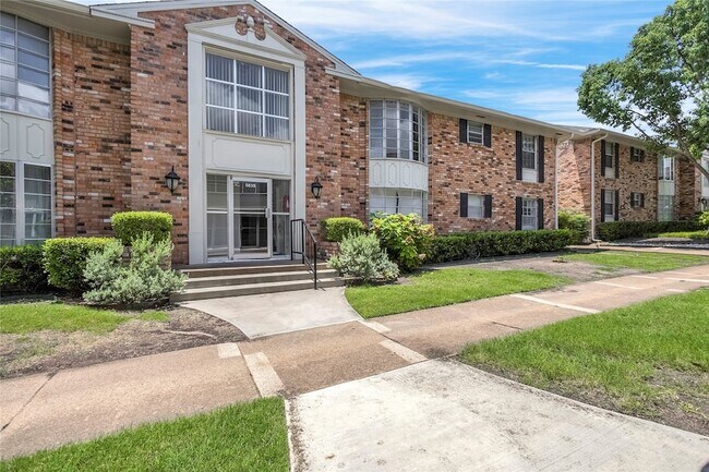 5835 E University Blvd, Unit D