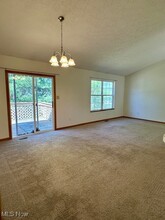142 Gaylord Dr in Munroe Falls, OH - Building Photo - Building Photo