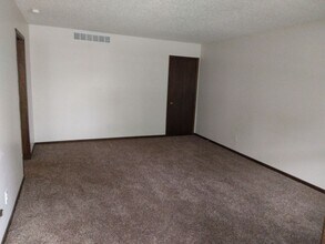 2300-2302 PVE in Ames, IA - Building Photo - Building Photo