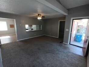 212 W Rose Dr in Midwest City, OK - Building Photo - Building Photo