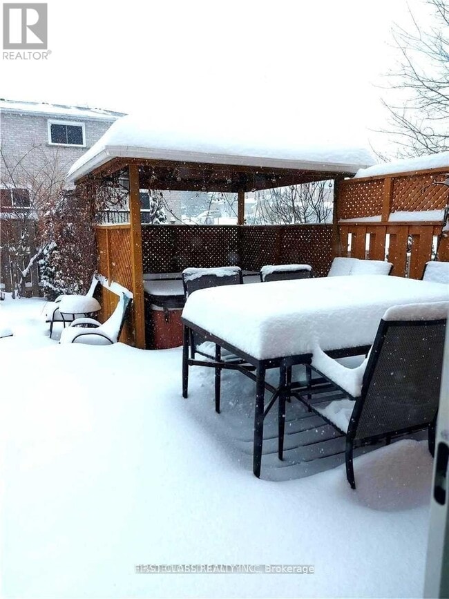 property at 880 Leslie Valley Dr