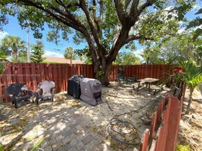 530 NE 15th Ct in Fort Lauderdale, FL - Building Photo - Building Photo