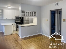 3710 N Sheffield Ave, Unit 405 in Chicago, IL - Building Photo