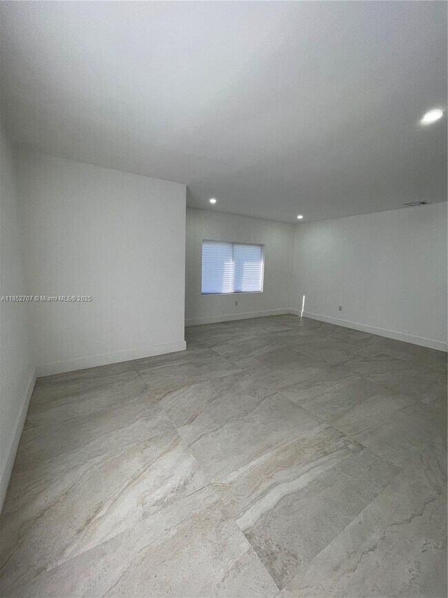 1310 Sharazad Blvd in Opa Locka, FL - Building Photo - Building Photo