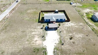 2709 Co Rd 463 in Elgin, TX - Building Photo