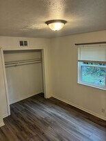 Pinecroft Apartments in Louisville, KY - Building Photo