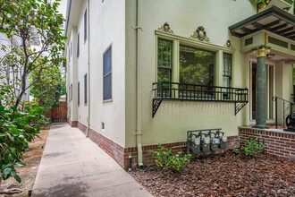 2110 G St in Sacramento, CA - Building Photo - Building Photo