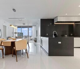 300 Biscayne Boulevard Way, Unit 4509 in Miami, FL - Foto de edificio - Building Photo