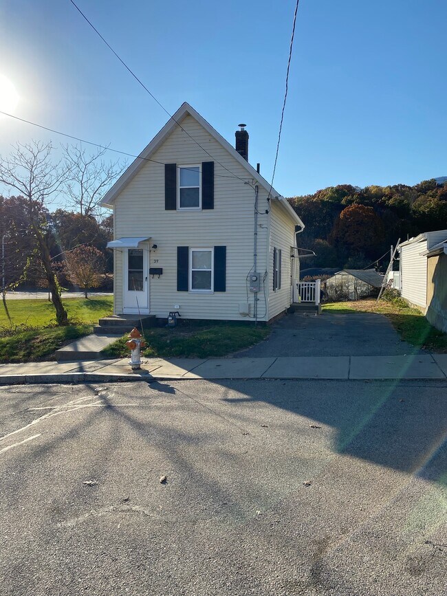 39 Brook St Rentals in Marlborough, MA