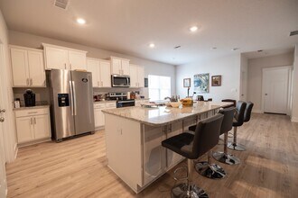 1594 Amaya Ln in Gulf Breeze, FL - Building Photo - Building Photo