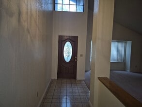 2235 Coroval Dr in Sacramento, CA - Building Photo - Building Photo