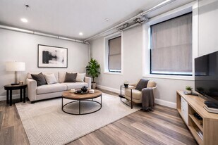 546 Isham St, Unit AA in New York, NY - Building Photo