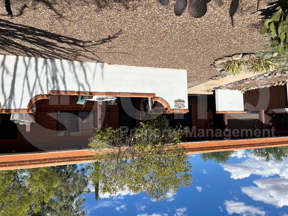 457 S Paseo Quinta in Green Valley, AZ - Building Photo