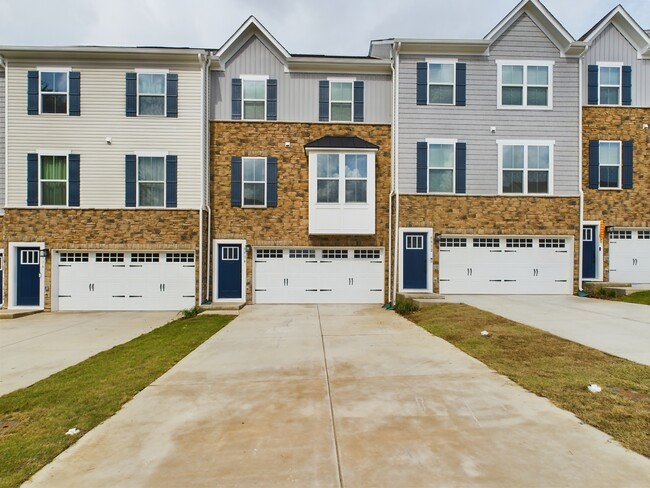 property at 9934 Oaklawn Blvd NW