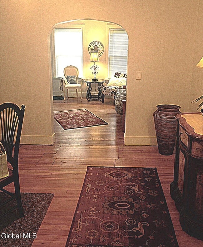 164 Clinton St in Saratoga Springs, NY - Building Photo - Building Photo