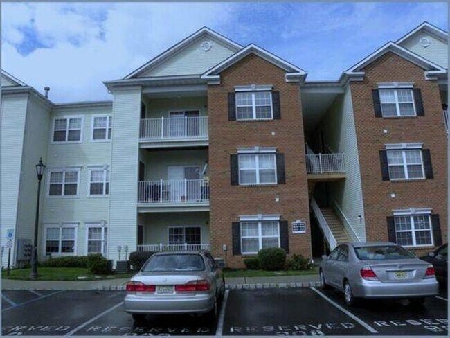 933 Del Negro Ct in South Plainfield, NJ - Building Photo - Building Photo