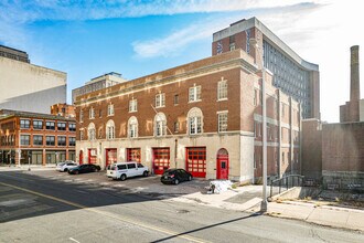 HQ in Hartford, CT - Foto de edificio - Building Photo