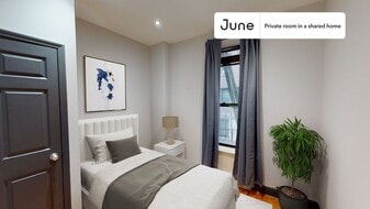 Room in Shared 3 bed/1 bath home in New York, NY - Building Photo