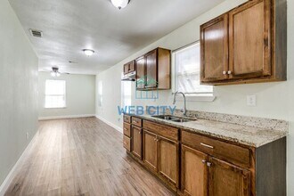 4111 Marshall St in Dallas, TX - Building Photo - Building Photo