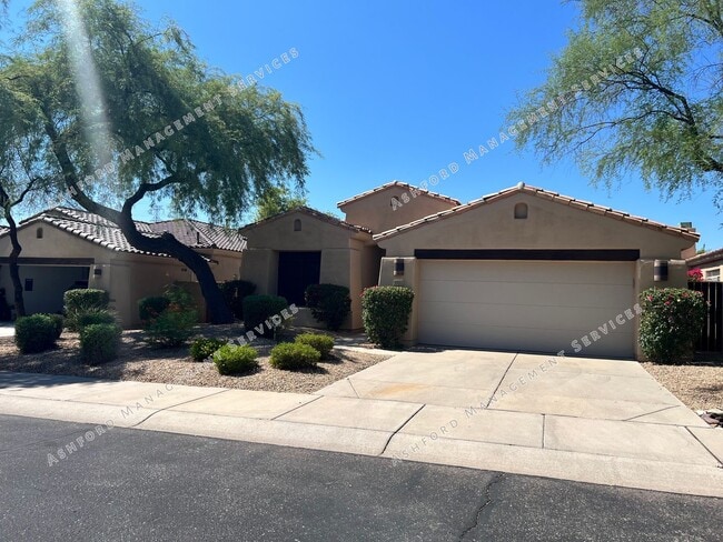 8214 E Sierra Pinta Dr in Scottsdale, AZ - Foto de edificio - Building Photo