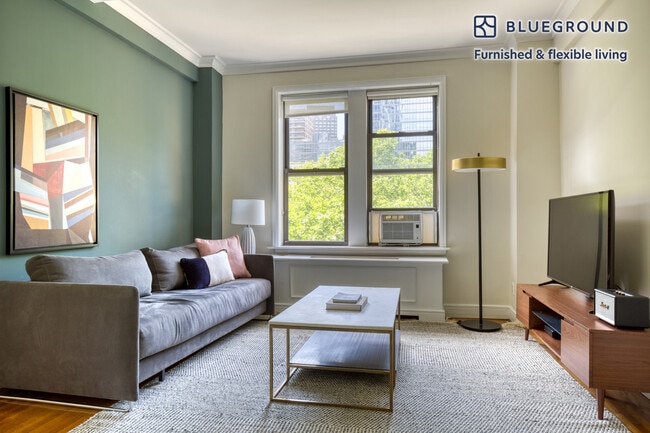 210 W 70th St