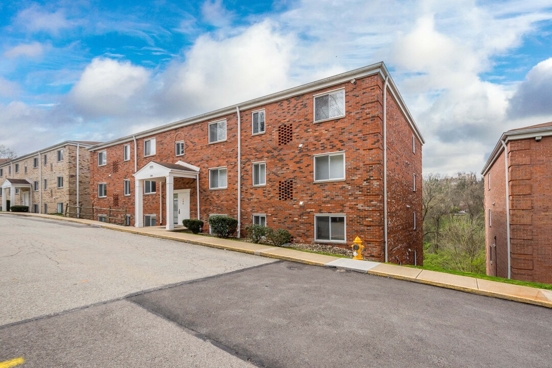 Briaridge Apartments in Pittsburgh, PA - Foto de edificio