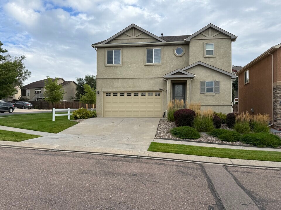 7416 Falconer View in Colorado Springs, CO - Building Photo