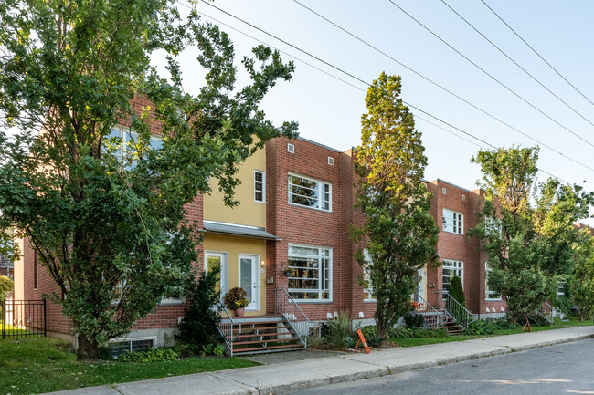 391 Père-Lacombe Rue in Québec, QC - Building Photo - Building Photo