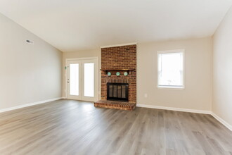 9616 Kent Village Dr in Charlotte, NC - Building Photo - Building Photo