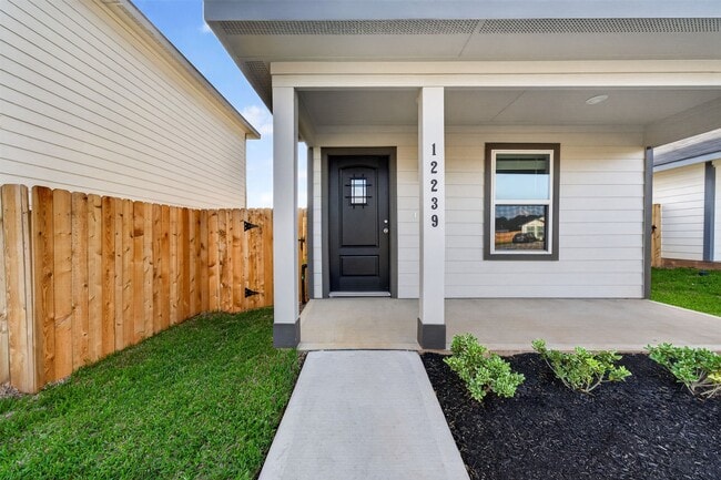 12239 Shield Crest Ct in Willis, TX - Building Photo - Building Photo