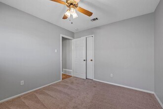 7209 Janetta Dr in Fort Worth, TX - Foto de edificio - Building Photo