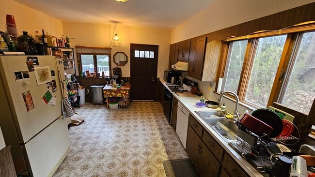 property at 4 Woodstock Ave