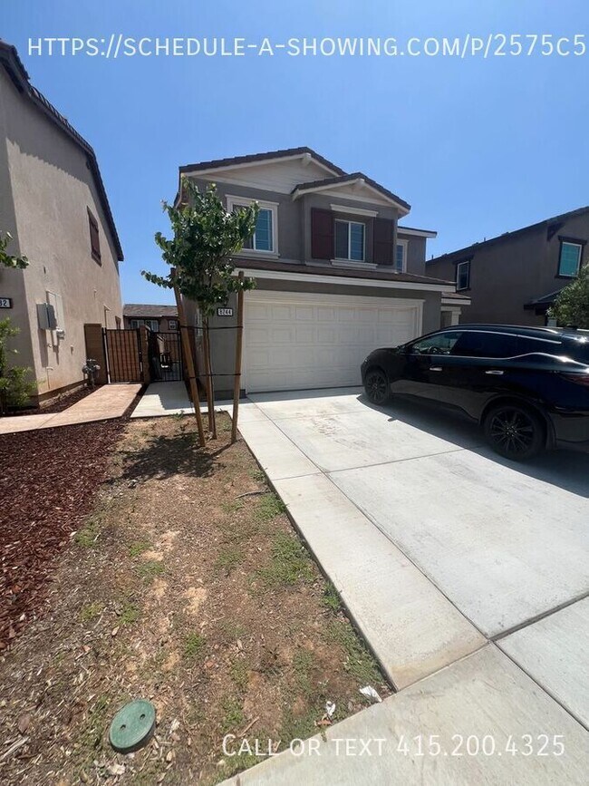 8244 Woodrose St in Jurupa Valley, CA - Building Photo - Building Photo