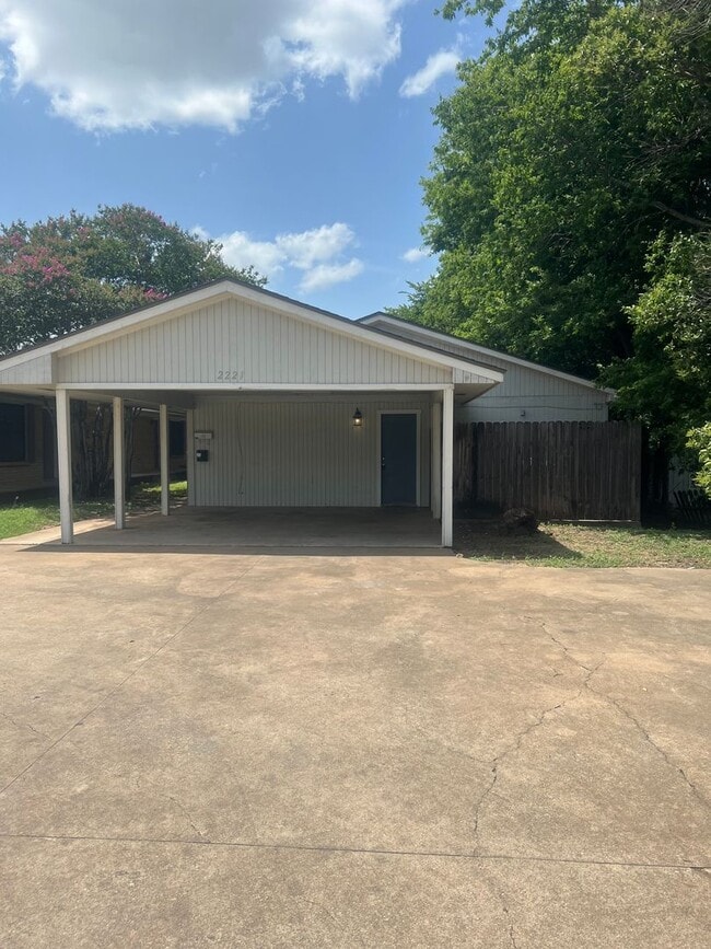2221 Windsor Ave in Waco, TX - Building Photo - Building Photo
