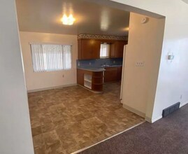 3004 College Ave, Unit A in Caldwell, ID - Foto de edificio - Building Photo