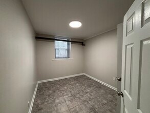 9 Bentley Ave in Jersey City, NJ - Foto de edificio - Building Photo