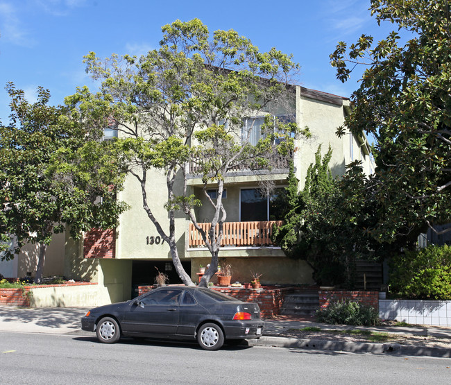 1307 Euclid St in Santa Monica, CA - Building Photo - Building Photo