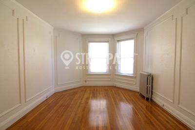 90 Maple St in Malden, MA - Building Photo