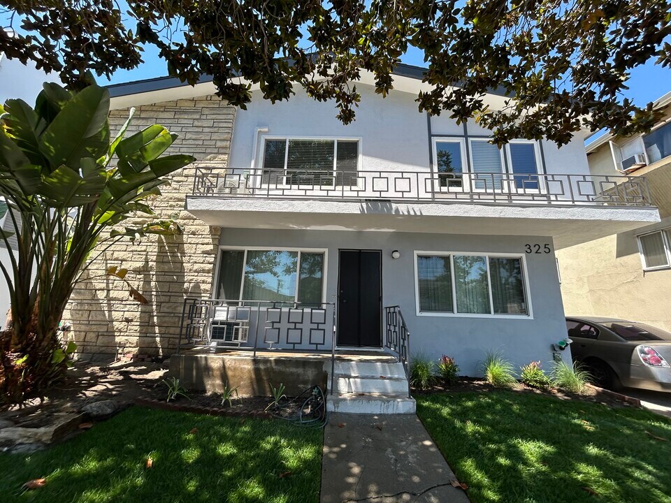 325 S Doheny Dr, Unit 4 in Beverly Hills, CA - Foto de edificio