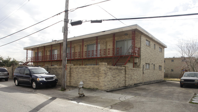 1568 Carrollton Ave in Metairie, LA - Foto de edificio - Building Photo