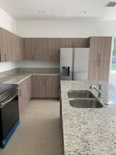 899 SW 10th St in Pompano Beach, FL - Building Photo - Building Photo